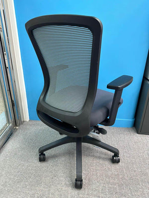 [陳列品] C2015NE 標準辦公椅 (配備 PU 軟膠面升降扶手)