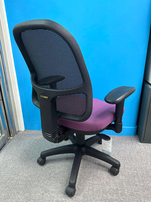 [陳列品] M611 標準辦公椅 (配備 3D 活動扶手)